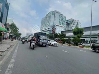 Bán nhà ngay mặt tiền phùng hưng q5. dt 4,4x16m | giá 3tỷ260 gần nguyễn trải hồng bàng chợ kim biên