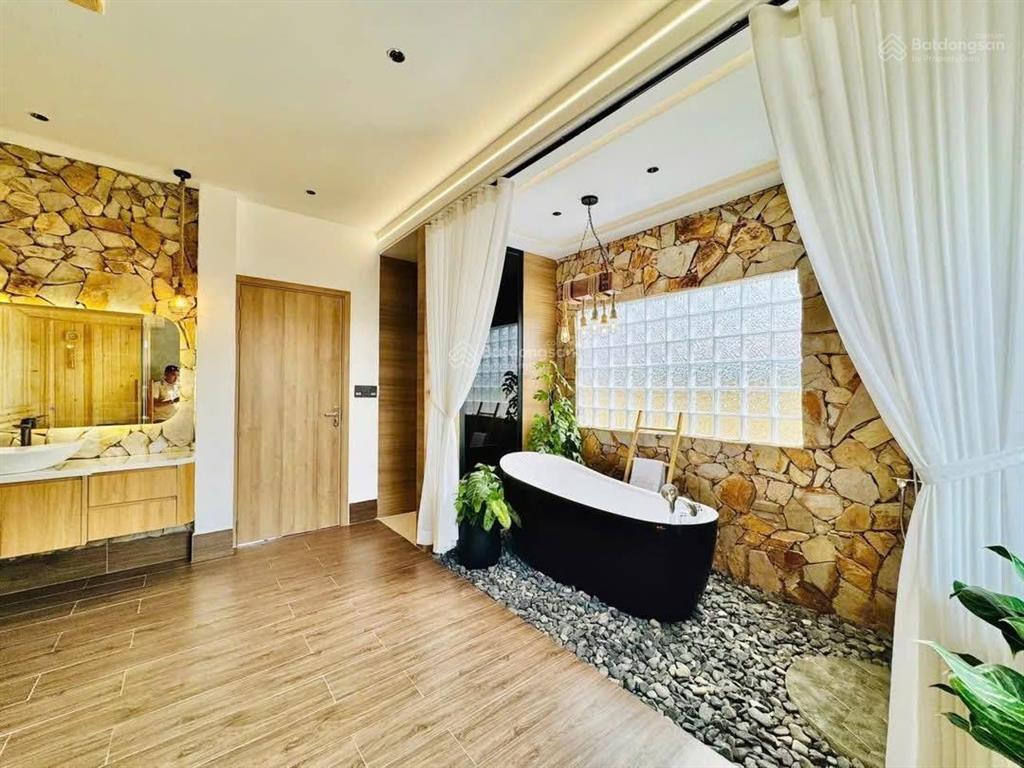 Chú tình bán nhà trần huy liệu, p11, phú nhuận. 70m2 shr hoàn công đầy đủ. giá 3tỷ450 cho thuê 20tr