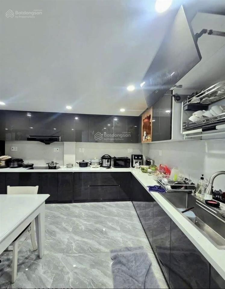 Hạ giá cần bán gấp nhà đang cho thuê 19tr/tháng. trần huy liệu  p.8  phú nhuận. giá 2tỷ950/69,8m2