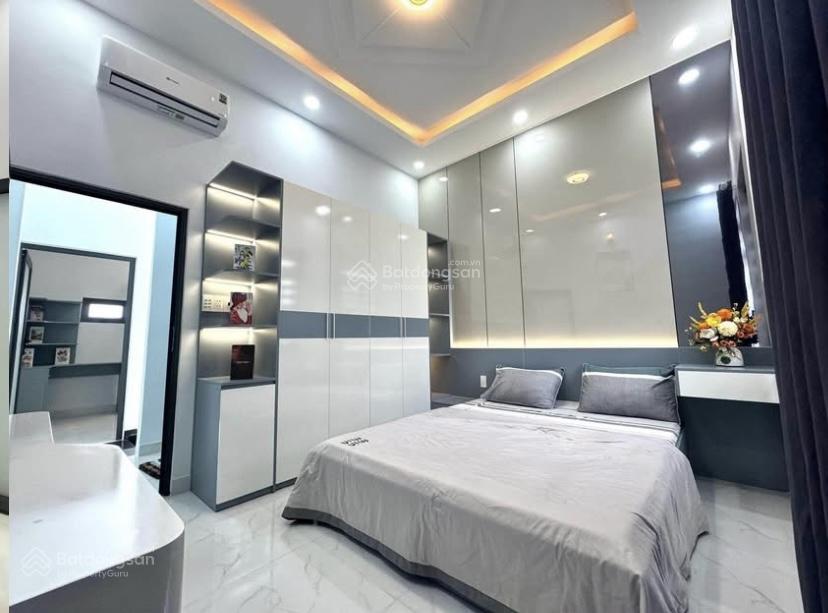 Cô vân bán nhà sát q1, dt 69m2 đang cho thuê 18tr/tháng. vũ huy tấn  p1  bình thạnh
