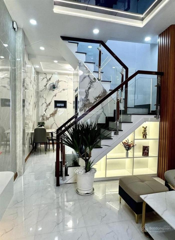 Cô vân bán nhà sát q1, dt 69m2 đang cho thuê 18tr/tháng. vũ huy tấn  p1  bình thạnh