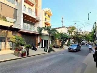 Ngang lớn 5m  ôtô vào tận nhà. nguyễn văn thủ  q.1  dt 72m2/4tầng. giá 4tỷ220 đang cho thuê 28tr