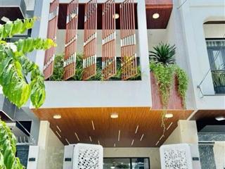 Tôi bán gấp nhà gần chợ phú nhuận trên đường cô giang, p2, phú nhuận. nhà btct kiên cố. 3tỷ620/72m2