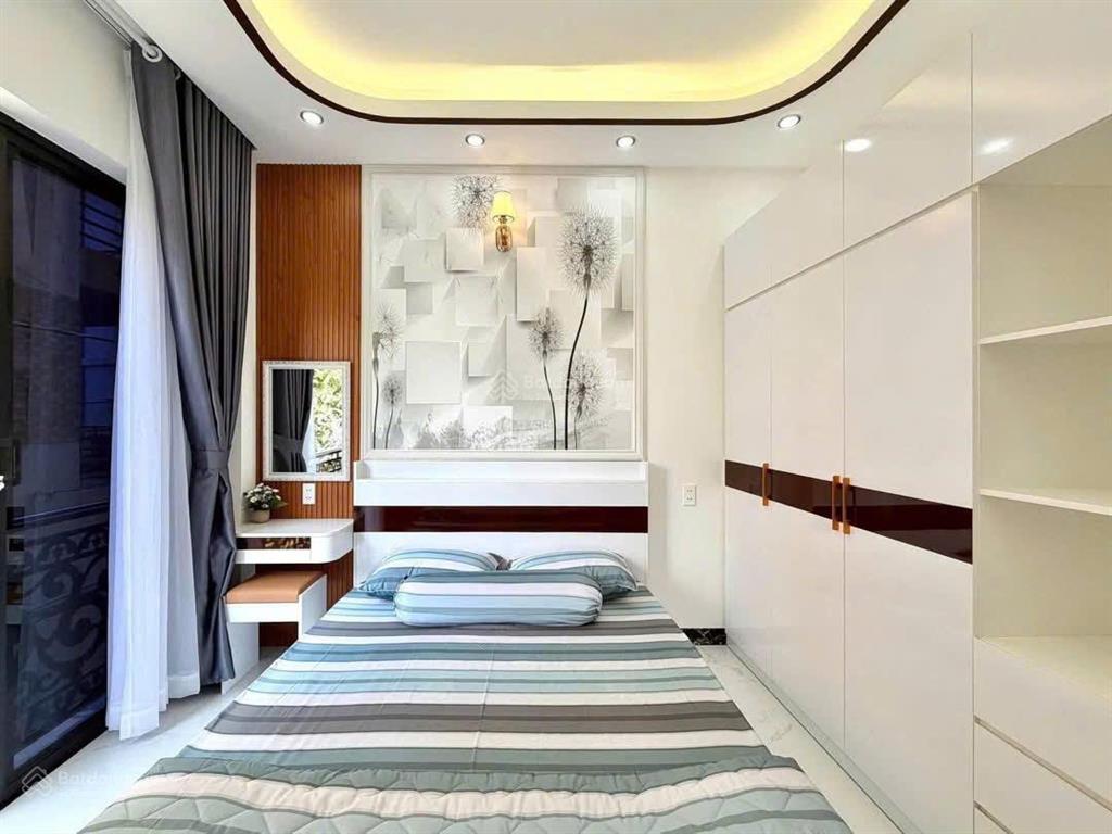 Siêu phẩm 5 tầng giá 2tỷ950 đang cho thuê 17tr/tháng trường lưu, long trường, thủ đức, shr 5pn 6wc