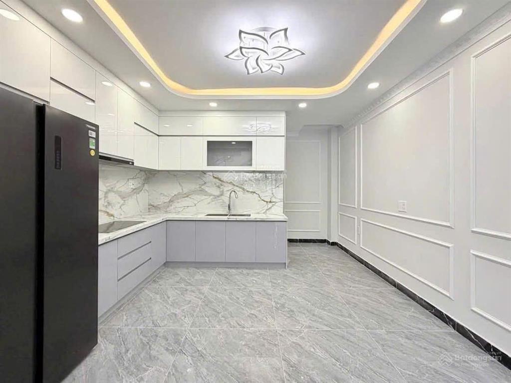Chủ kẹt tiền cần bán gấp nhà đường 385, q9  gần làng đại học  hẻm xe hơi   để được hỗ trợ