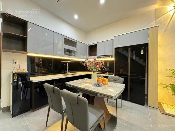 Bán nhà ngay trung tâm quận 3 trên đường võ thị sáu, bán gấp 3tỷ850/78m2 sẳn đang cho thuê 25tr