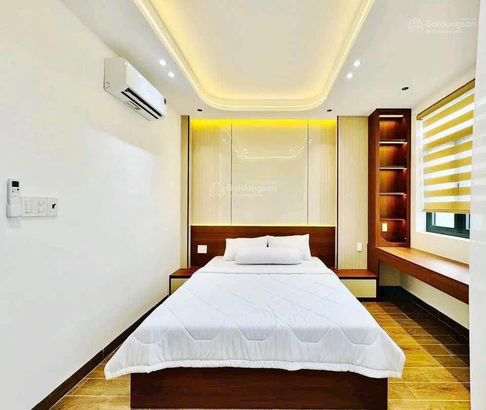Bán nhà 2 tầng  ô tô đỗ cửa  full nội thất  gần đông tăng long 65m2 1 trệt, 2 lầu
