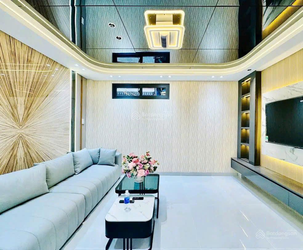 Bán nhà 2 tầng  ô tô đỗ cửa  full nội thất  gần đông tăng long 65m2 1 trệt, 2 lầu
