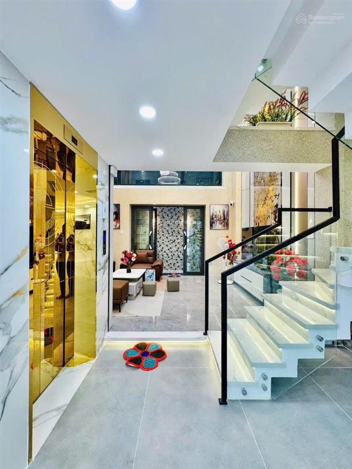 Bán gấp nhà (75m2) hẻm xe hơi 5m  gần ngay cao đẳng công thương. giá 2tỷ380 có thu nhập 16tr/tháng