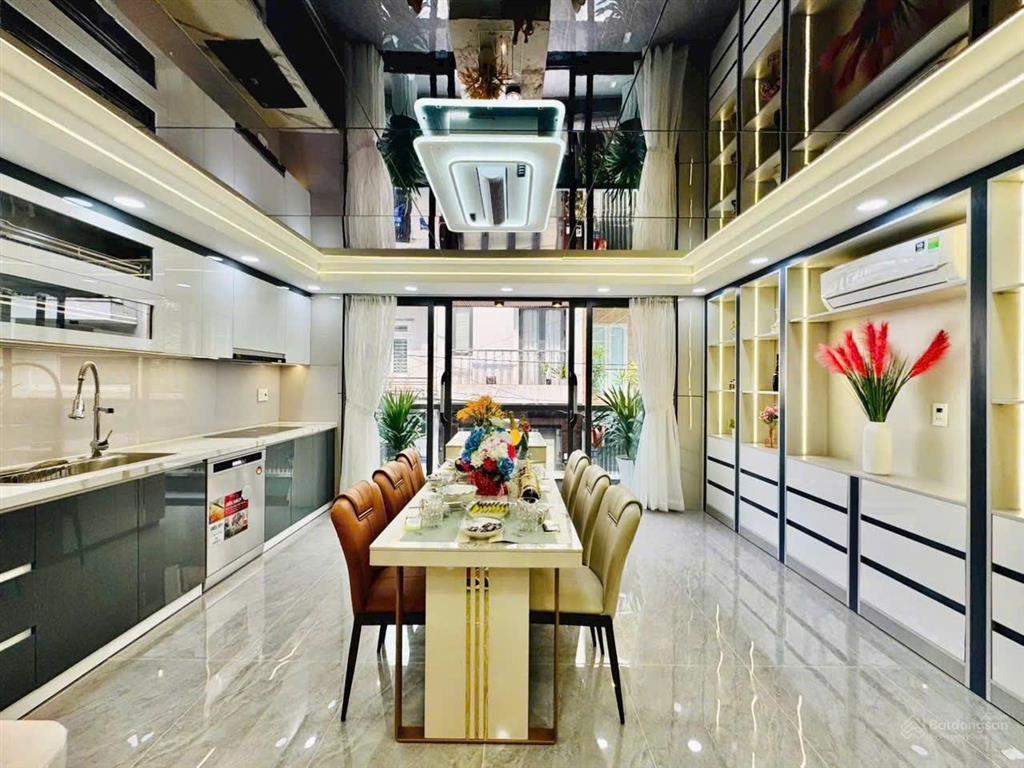 Bán gấp nhà (75m2) hẻm xe hơi 5m  gần ngay cao đẳng công thương. giá 2tỷ380 có thu nhập 16tr/tháng