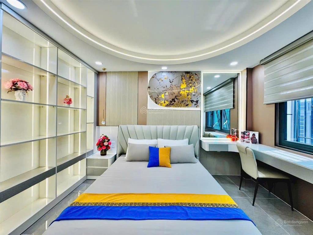 Bán gấp nhà (75m2) hẻm xe hơi 5m  gần ngay cao đẳng công thương. giá 2tỷ380 có thu nhập 16tr/tháng