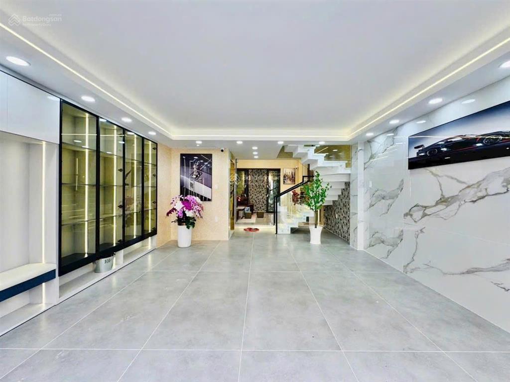 Bán gấp nhà (75m2) hẻm xe hơi 5m  gần ngay cao đẳng công thương. giá 2tỷ380 có thu nhập 16tr/tháng
