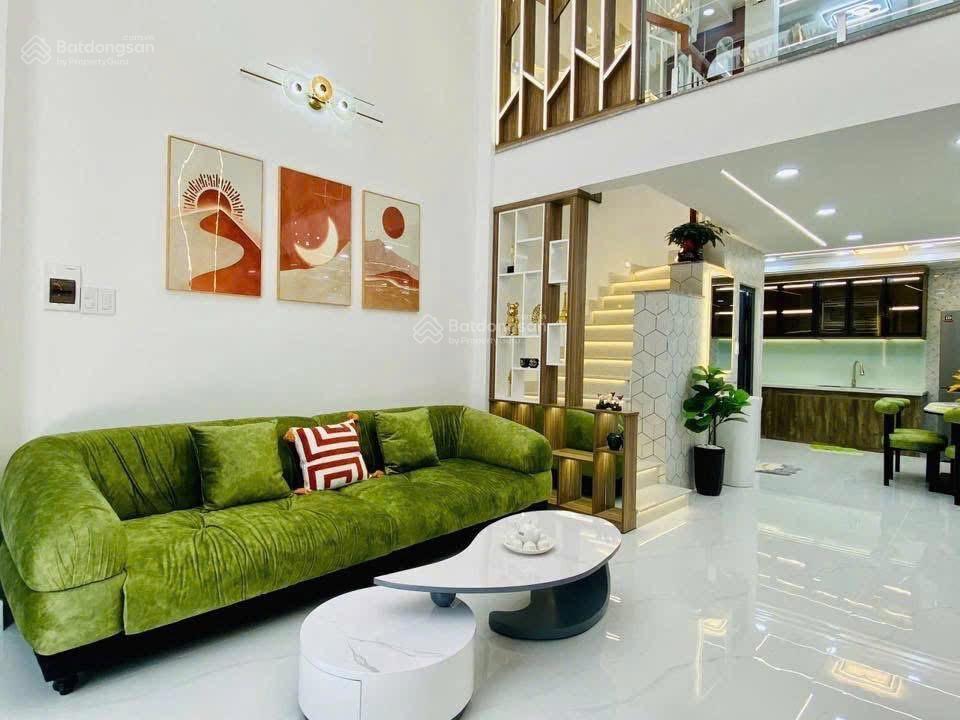 Kẹt tiền bán gấp! liên phường 2tỷ050  72,4m2 đang cho thuê 10tr/tháng. gần khu khang điền, quận 9