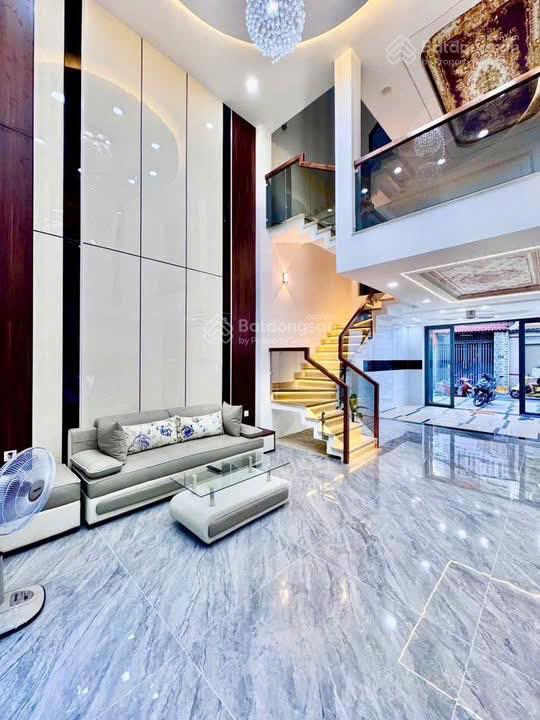 Bán nhà đường ngô quyền  quận 9. 73,7m2 đang cho thuê 17triệu. gần đh công nghệ kỹ thuật