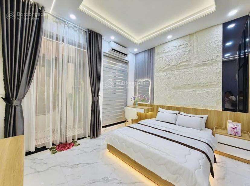 Bán nhà gần chợ bàn cờ đường xe hơi thông. nguyễn thiện thuật  p.3  q3. giá 3tỷ950 đang thuê 28tr