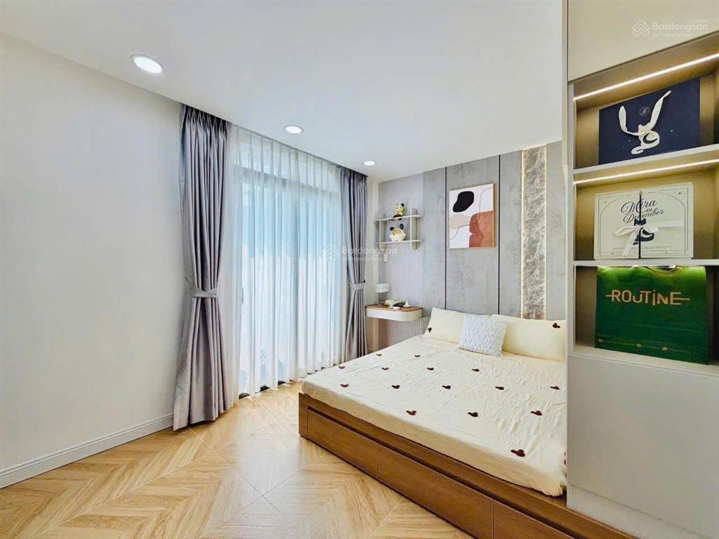 Nhà 3 tầng mới đẹp  đường số 8 lò lu q9, giá 2tỷ4 sẵn cho thuê 18tr, mua ở hay giữ tài sản đều tốt