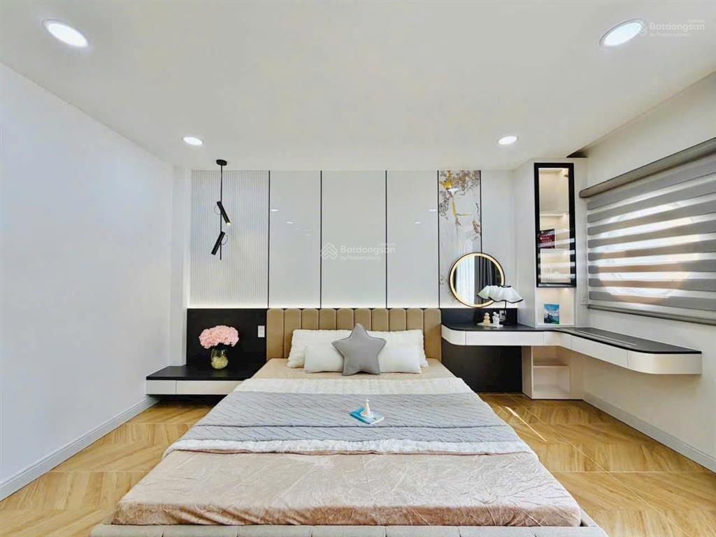 Chỉ hơn 2tỷ sẵn hđ thuê 18tr/tháng ngay ga metro bình thái  dtsd 70m2  4pn 5wc  full nội thất.