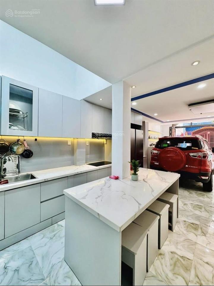 Chính chủ bán gấp nhà gần chợ bàn cờ, võ văn tần  p. 5  q. 3. giá 3tỷ480 đang cho thuê 25triệu/th