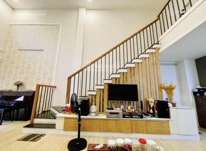 Bán nhà trần phú  p4  q5. nhà cách chợ an đông 300m. 72,5m2/xe hơi tận nhà. cho thuê 26tr