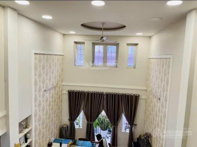 Bán nhà trần phú  p4  q5. nhà cách chợ an đông 300m. 72,5m2/xe hơi tận nhà. cho thuê 26tr