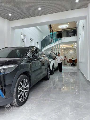 Bán nhà q6 đường phạm văn chí  p1 xe ôtô vào tới trong nhà 71,6m2 sẳn hđ cho thuê 19triệu
