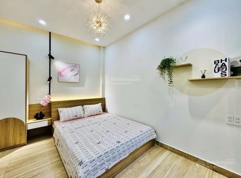 Chú cần bán nhà 1 trệt 1 lầu, 3pn, 4wc, trương quyền, võ thị sáu, q3, shr công chứng liền
