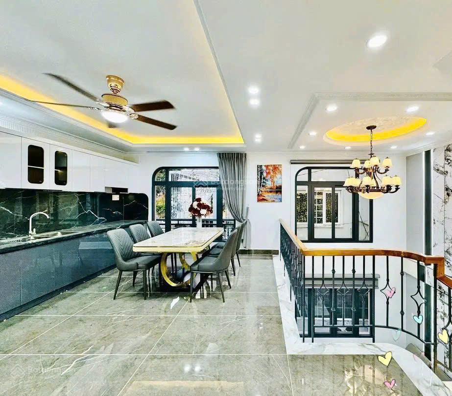 Nhà đẹp đ. thành thái, p12, q10, 68m2 (ngang 4,5m) gần vạn hạnh mall, 2tỷ800 hđ thuê 18tr/tháng