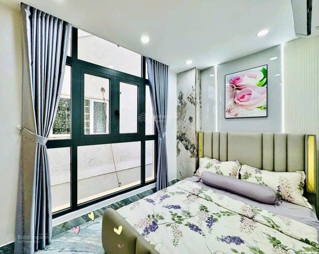Nhà đẹp đ. thành thái, p12, q10, 68m2 (ngang 4,5m) gần vạn hạnh mall, 2tỷ800 hđ thuê 18tr/tháng
