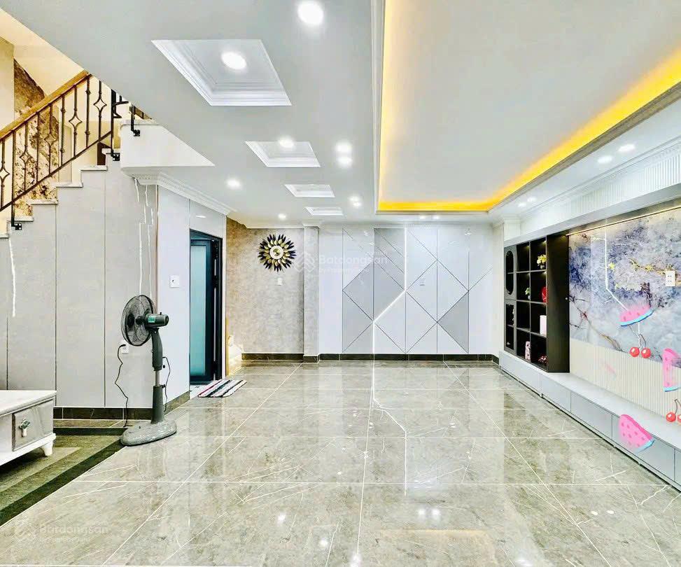 Nhà đẹp đ. thành thái, p12, q10, 68m2 (ngang 4,5m) gần vạn hạnh mall, 2tỷ800 hđ thuê 18tr/tháng