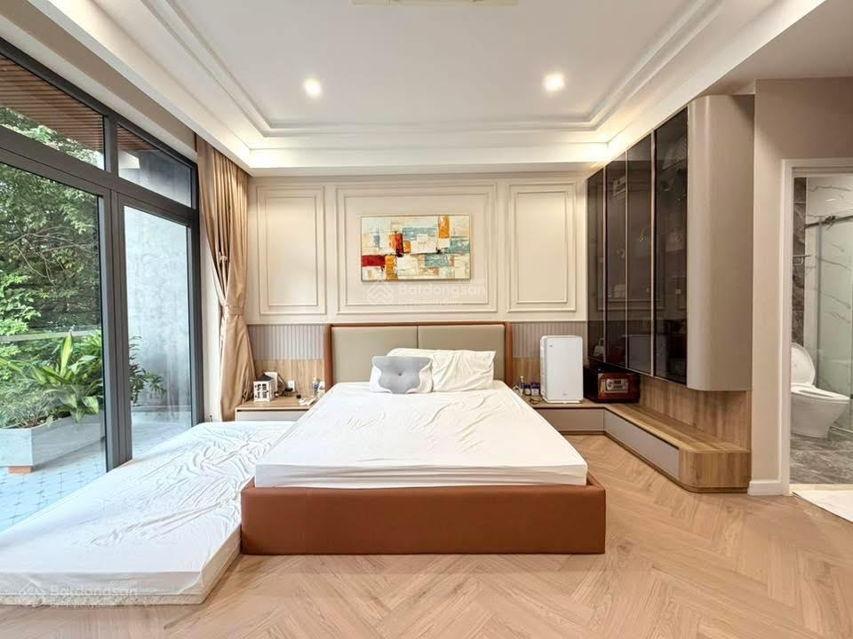 Khu mtnb phạm ngọc thạch, quận 3. dt 4,6x15m. công nhận 70.4m đang cho thuê 21 tr/thng