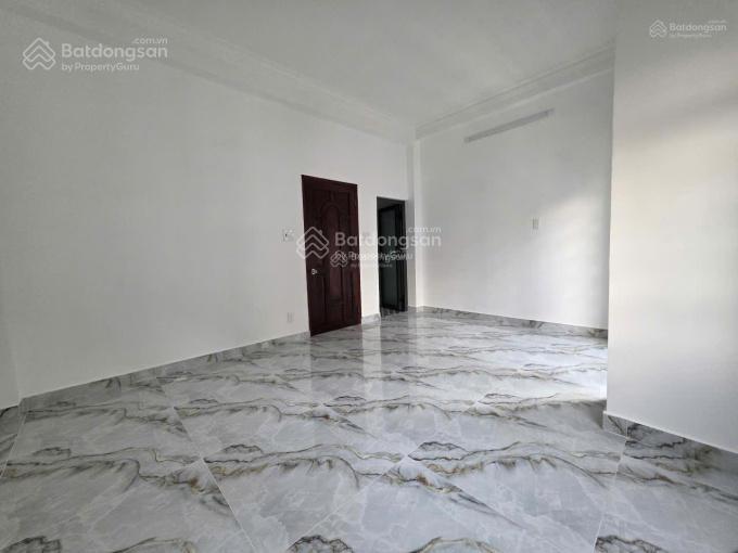 Nhà đẹp trên đường sư vạn hạnh  q.10. 74,2m2 (5.3 x 14m) 3 lầu,  đang cho thuê 20tr/th