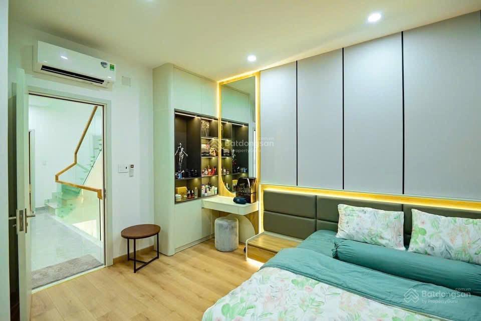 Chú thực bán nhà 71,2m2 đang cho thuê 26tr, đường thông ôtô. nguyễn huy tự  đa kao  quận 1