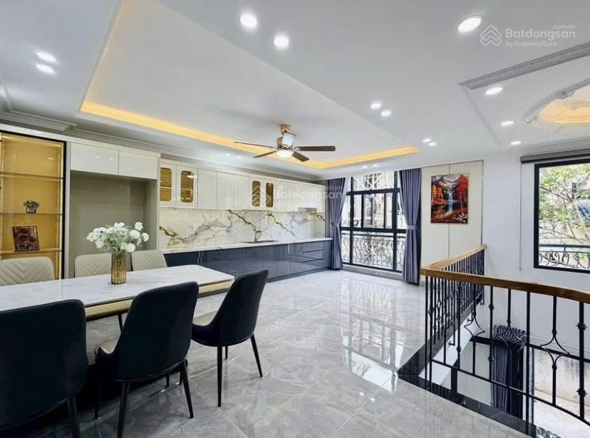 Vĩnh khánh, q4 đường 2 ôtô tránh nhau thoải mái, gần trường học. đang cho thuê 17tr/th
