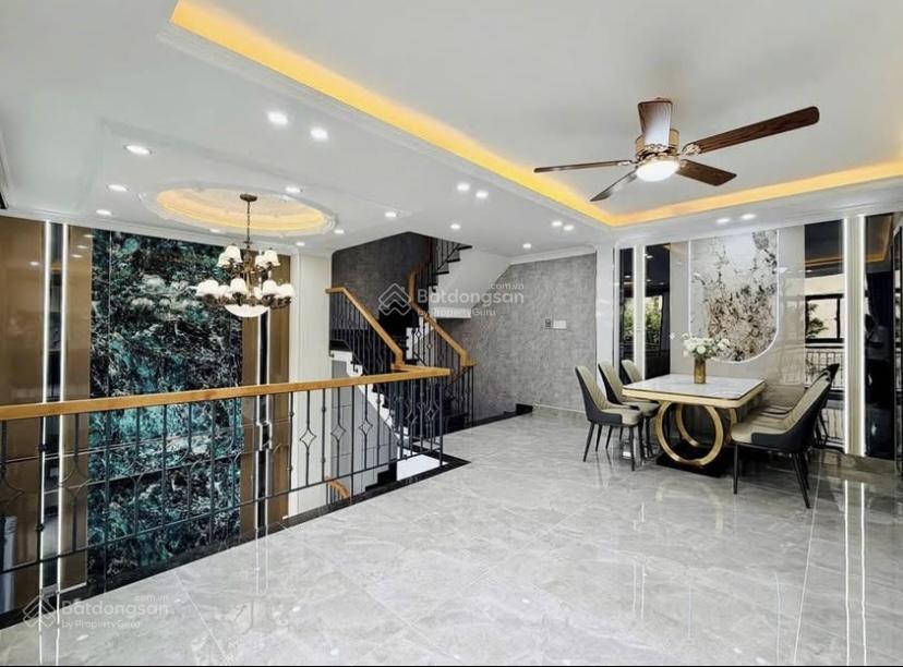 Vĩnh khánh, q4 đường 2 ôtô tránh nhau thoải mái, gần trường học. đang cho thuê 17tr/th