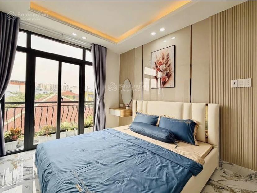 Vĩnh khánh, q4 đường 2 ôtô tránh nhau thoải mái, gần trường học. đang cho thuê 17tr/th