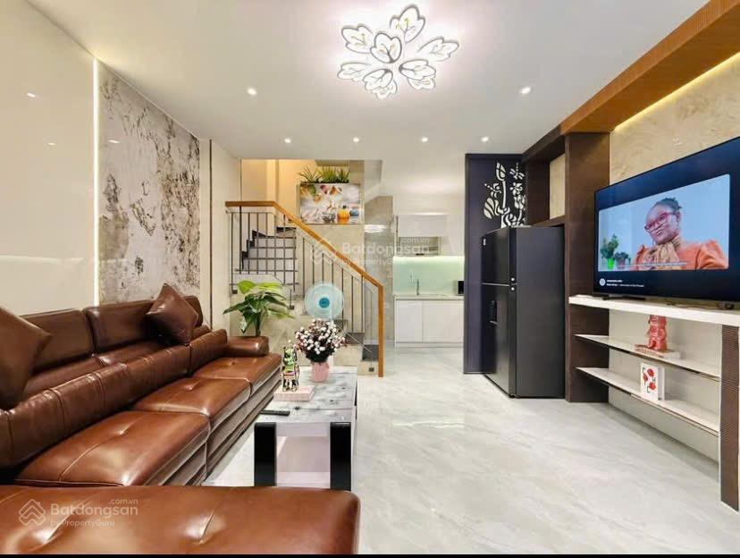 Bán nhà xô viết nghệ tĩnh, p.21, bình thạnh gần ngã tư hàng xanh. 3tỷ240 đang cho thuê 19tr/th