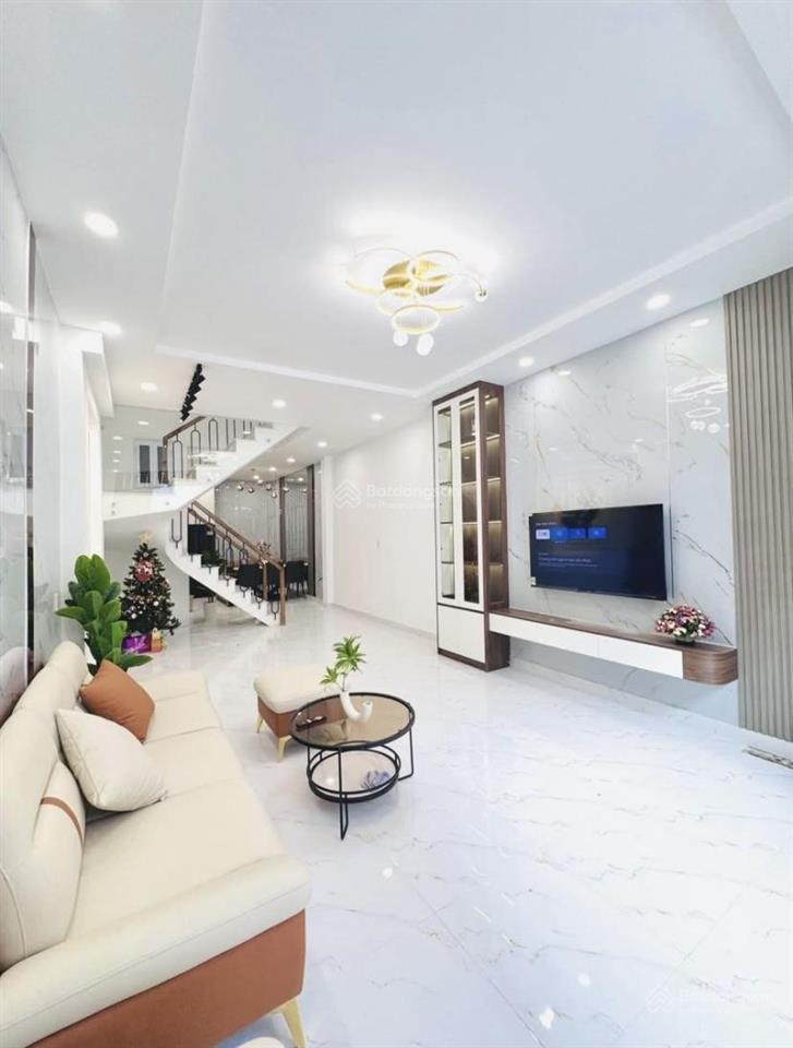 Nhà đẹp 3 tấm kiên cố, phường 12, quận 10, hẻm xh thông ra 3/2, thành thái, 3tỷ330/72,2m2(5mx14,4m)