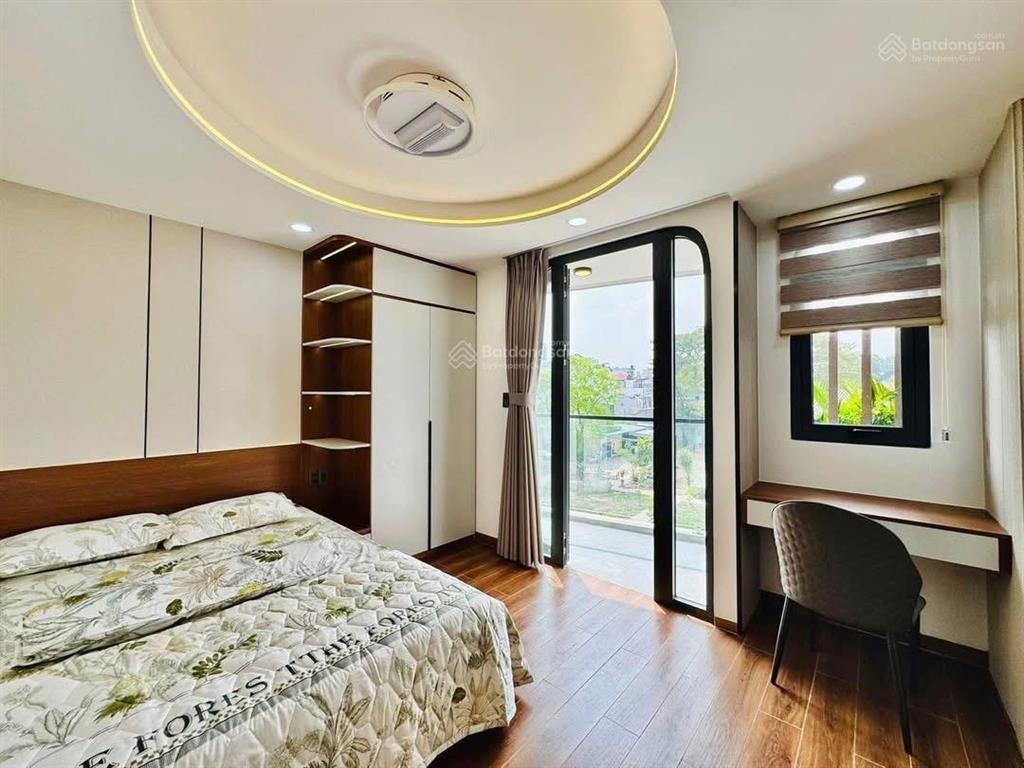 Bán nhà đường lê văn sỹ  q.3 đường thông 2 ôto gần đại học sư phạm. 3tỷ100 đang cho thuê 22tr/th