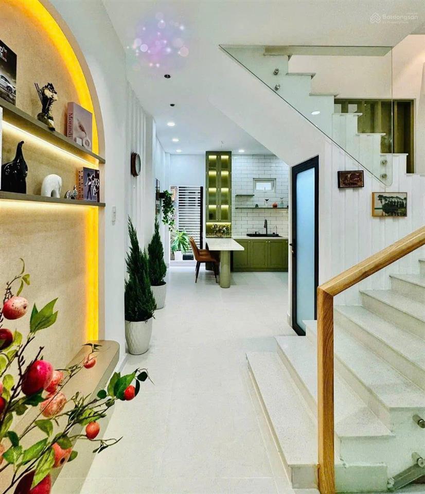 Bán nhanh nhà trần huy liệu  p11  phú nhuận gần bệnh viện an sinh. 78m2, đang cho thuê 20tr