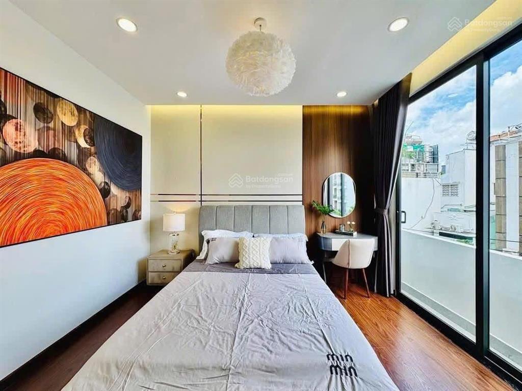 Cô phượng bán gấp nhà nguyễn hiền  phường 4  quận 3. dt 71m2 sẵn cho thuê 24triệu/tháng