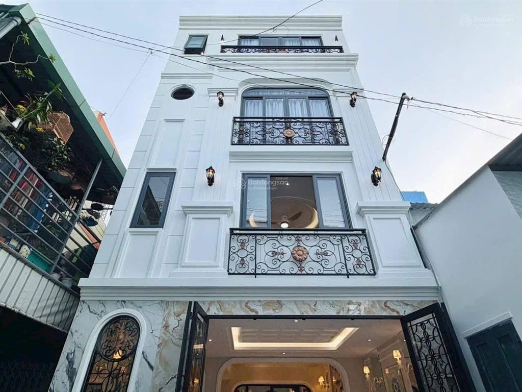 Bán gấp nhà lê thị hồng gấm  q. 1 nhà bề ngang 5m xe hơi vào tận nhà. đang cho thuê 30tr/th
