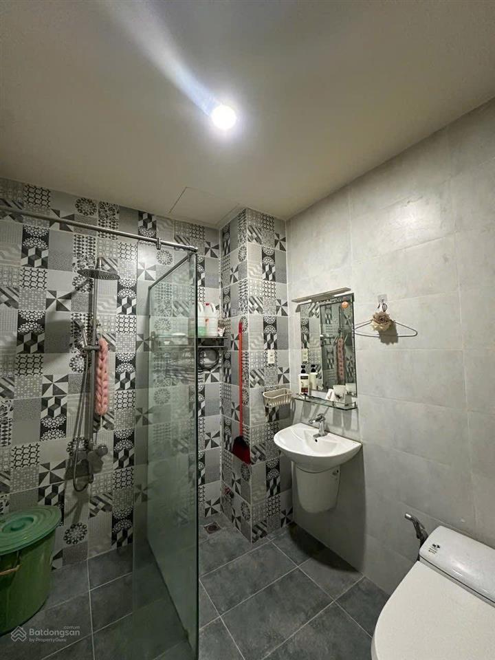 Nơ trang long  p12  bình thạnh, gần đại học văn lang. dt 81m2 đang cho thuê 24tr/tháng