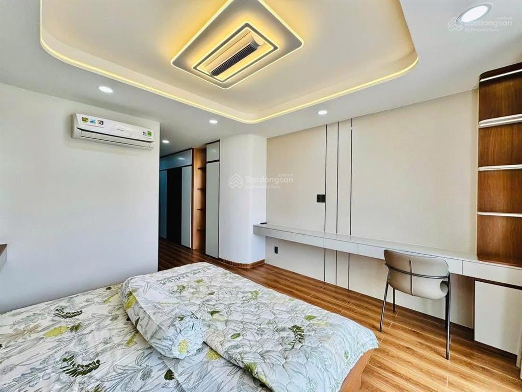 Bán nhà đường lê văn sỹ  q. 3 đường thông 2 ôto gần đại học sư phạm. đang cho thuê 22tr/th