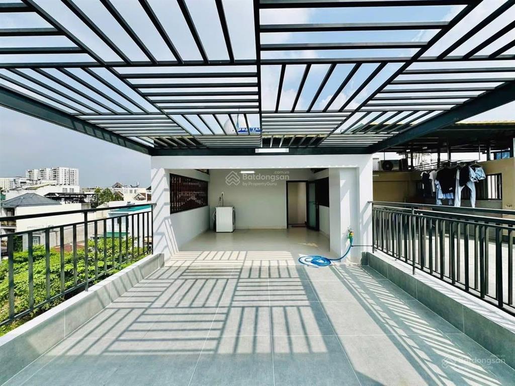 Bán nhà đường lê văn sỹ  q. 3 đường thông 2 ôto gần đại học sư phạm. đang cho thuê 22tr/th