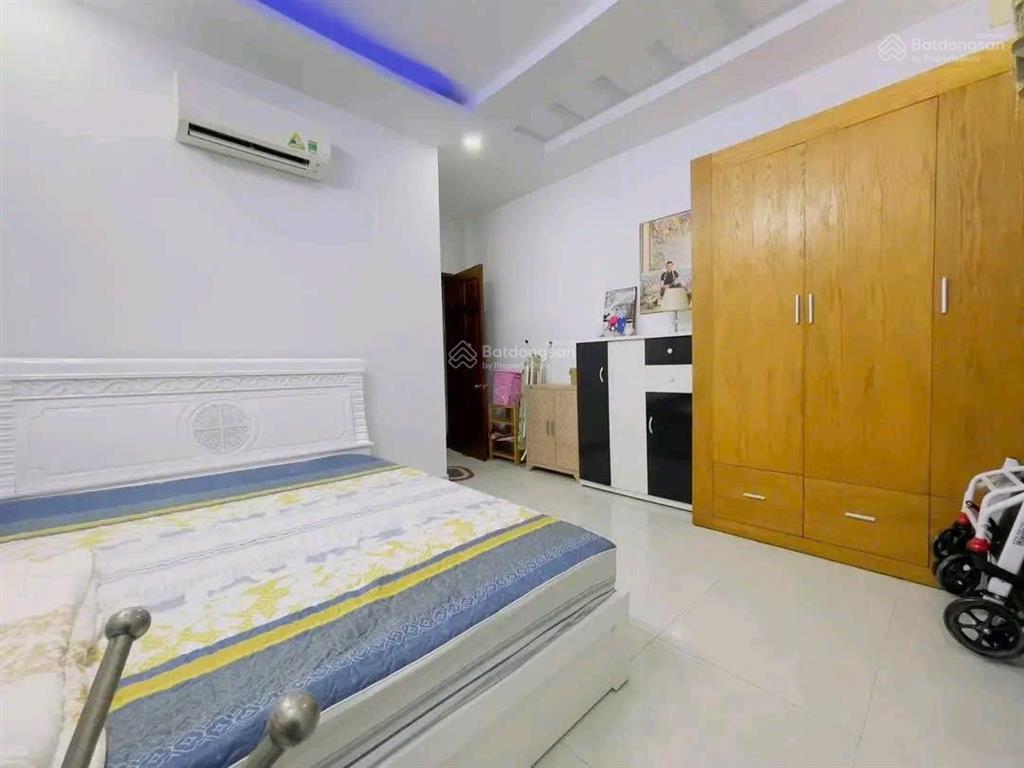Tôi bán nhà 72m2 đang cho thuê 17 triệu/tháng. đường lý nam đế  p. 7  q. 11 gần lotte mart