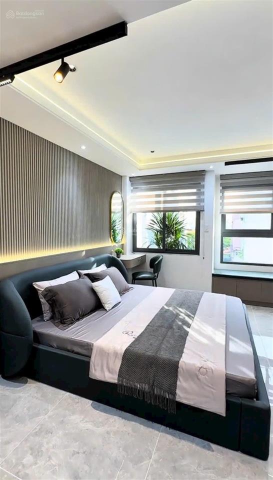 Bán gấp nhà nguyễn biểu  q5 sát bên q1 đường thông trần hưng đạo. 77m2 đang cho thuê 20tr