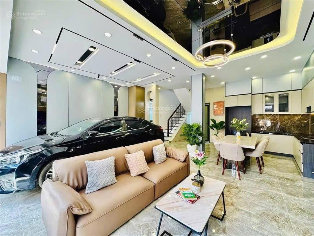 Cô phượng bán gấp nhà nguyễn hiền  phường 4  quận 3. dt 71m2 sẵn cho thuê 24triệu/tháng