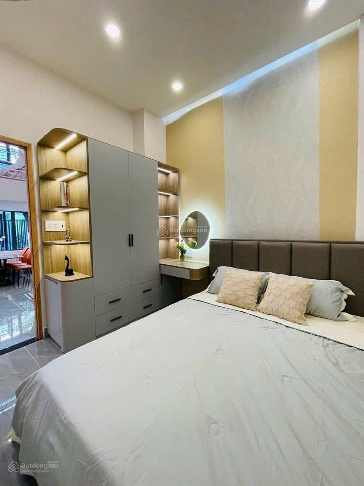 Trần thiện chánh, p12, q10, 1trệt, 1lầu, gara ôtô. nhà btct kiên cố, 3tỷ500 đang cho thuê 19tr/th