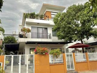 Đường 12m tô ngọc vân  thủ đức biệt thự 3 tầng dt khủng 12x22m, thang máy, sân vườn