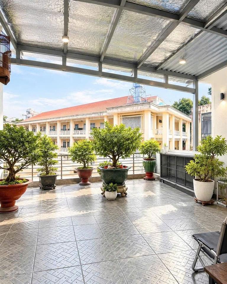 Chú phụng lớn tuổi bán nhà lê quang sung, q6 nhà gần thcs hậu giang. dt 72m2 sẵn hđ thuê 18tr